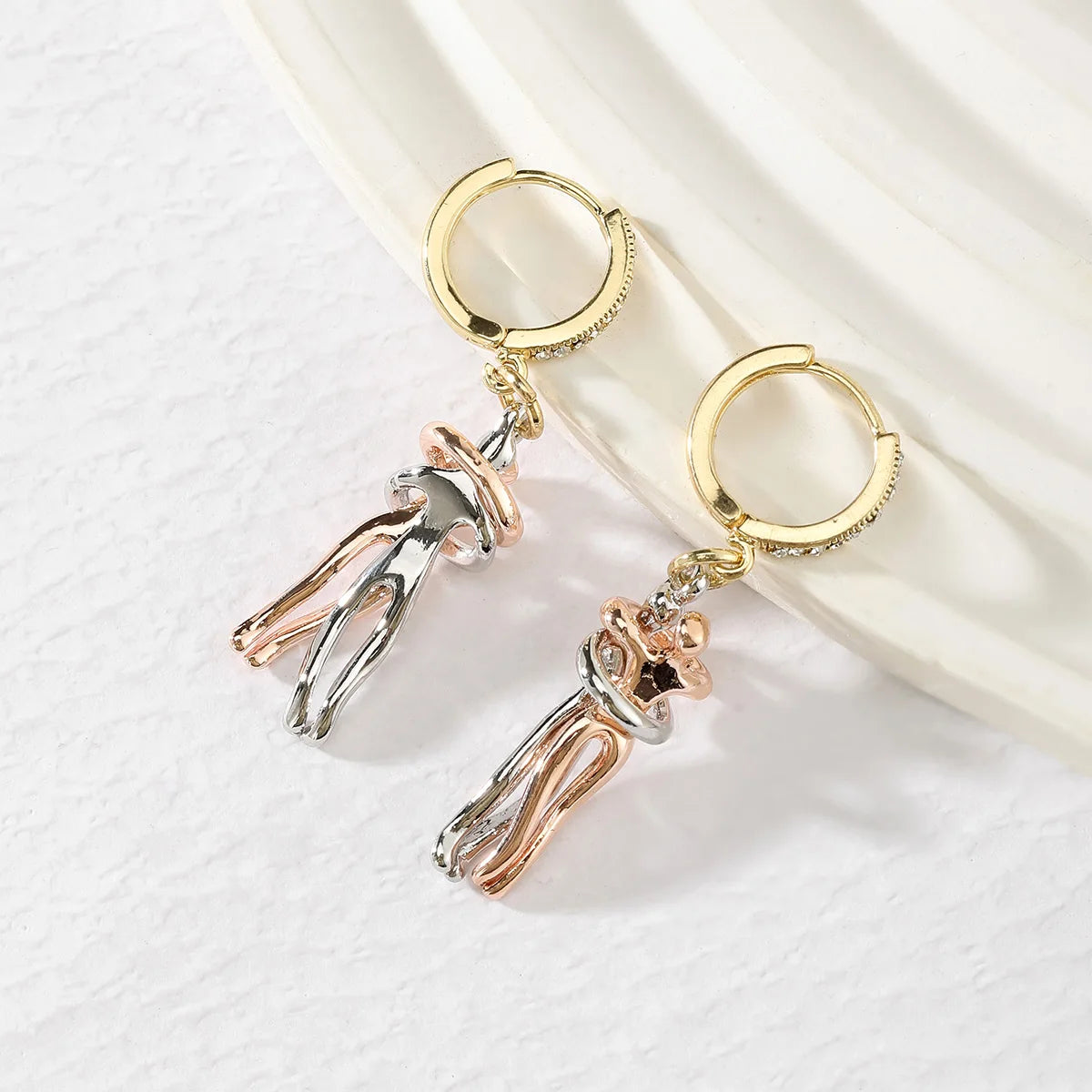 Hug Earrings