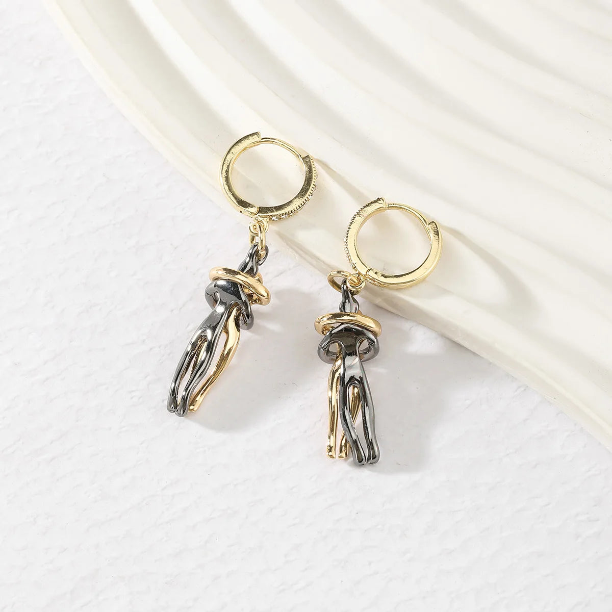 Hug Earrings